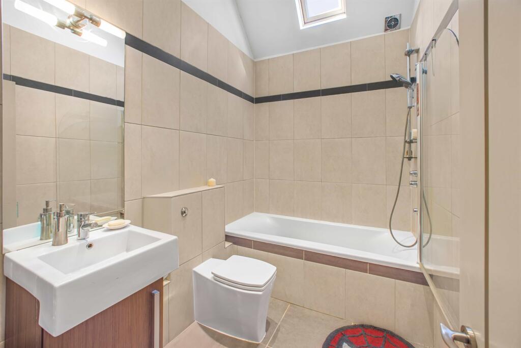 5 bedroom detached house for sale in Eyebrook Road, Bowdon, Altrincham, WA14